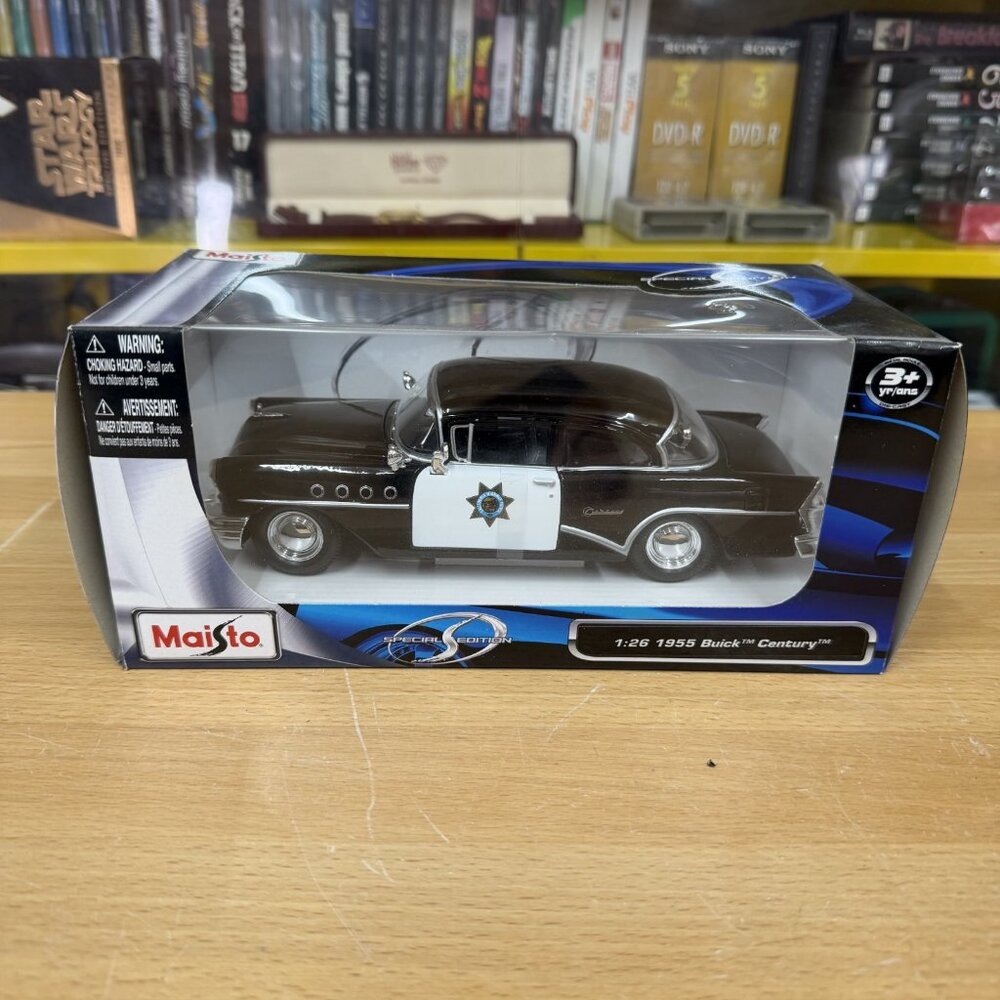 Maisto 1:26 Special Edition 1955 Buick Century California Highway Patrol